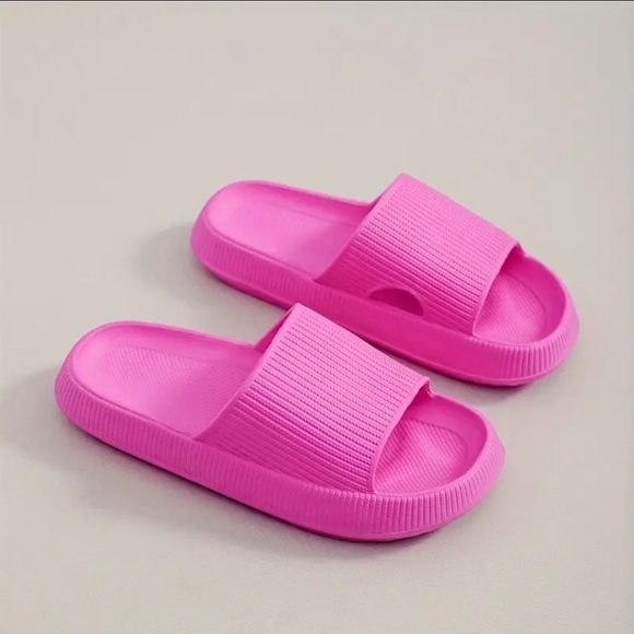 Shoes - Women's slides